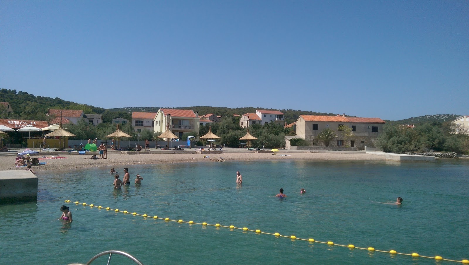 Zdjęcie Tkon beach obszar udogodnień