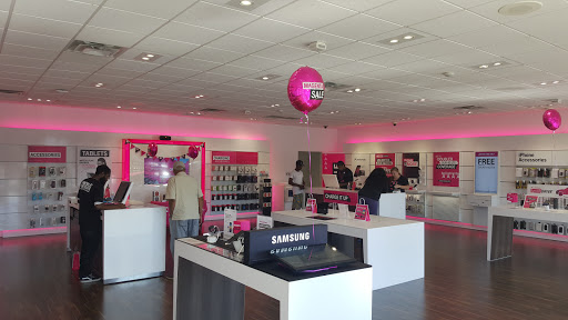 Cell Phone Store «T-Mobile», reviews and photos, 1207 MacDade Blvd Suite 120, Collingdale, PA 19023, USA