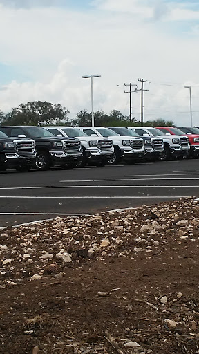 Car Dealer «Cavender Buick GMC West», reviews and photos, 7400 TX-1604 Loop, San Antonio, TX 78254, USA