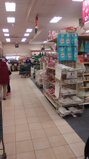 Home Goods Store «Christmas Tree Shops», reviews and photos, 41 Gusabel Ave, Nashua, NH 03063, USA