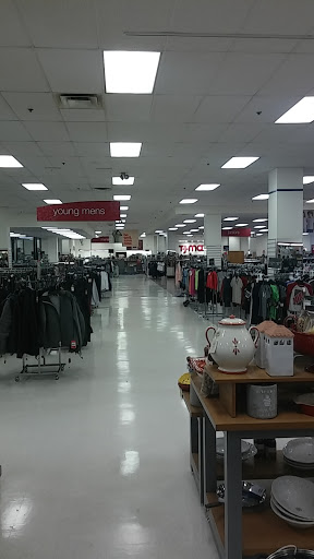 Department Store «T.J. Maxx», reviews and photos, 34 E Ridgewood Ave, Paramus, NJ 07652, USA