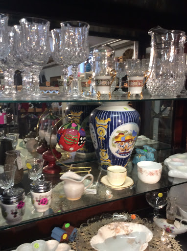 Antique Store «Levee Street Market Place», reviews and photos, 1001 Levee St, Vicksburg, MS 39183, USA