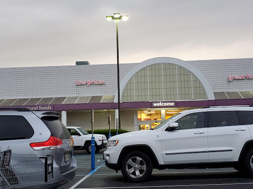 Grocery Store «Super Stop & Shop», reviews and photos, 20 Washington Ave, Dumont, NJ 07628, USA