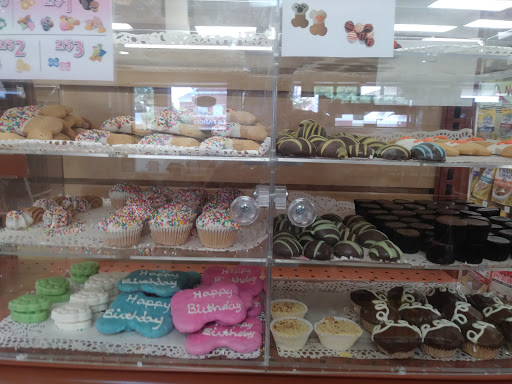 Shopping Mall «Thruway Shopping Center», reviews and photos, 300 S Stratford Rd, Winston-Salem, NC 27103, USA