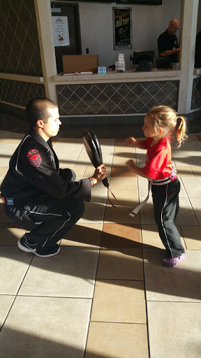 Movie Theater «B&B Theatres Overland Park 16», reviews and photos, 8601 W 135th St, Overland Park, KS 66223, USA