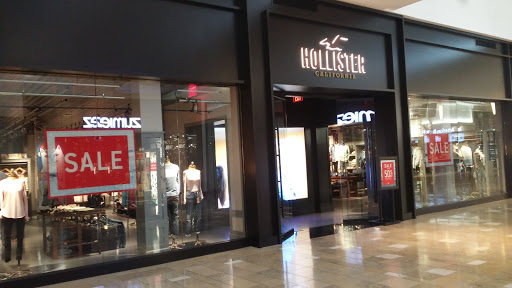 Hollister Co., 8000 Biscayne Blvd #806, Plantation, FL 33388, USA, 