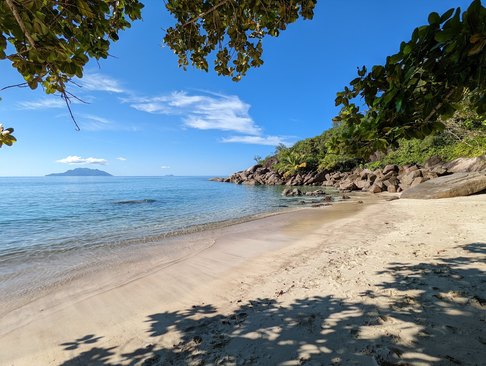 Foto von Anse Major Beach mit kleine bucht