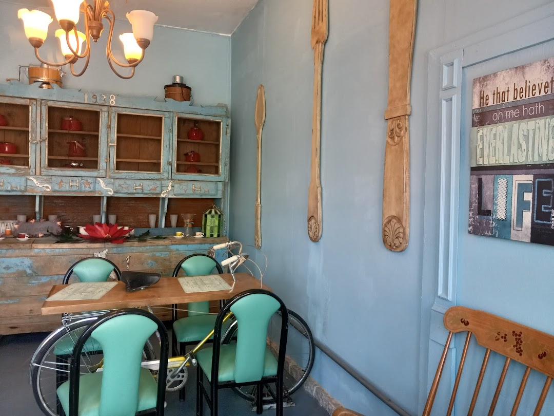 Downtown Icecream Shop