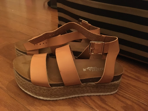 Shoe Store «DSW Designer Shoe Warehouse», reviews and photos, 15001 Potomac Town Pl #120, Woodbridge, VA 22192, USA