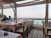Atmosphère du Restaurant de poisson Plage des Salins à Saint-Tropez - n°2
