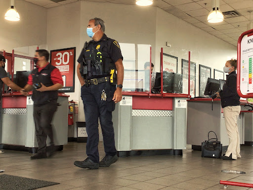 Tire Shop «Discount Tire Store - Elgin, IL», reviews and photos, 875 S Randall Rd, Elgin, IL 60123, USA