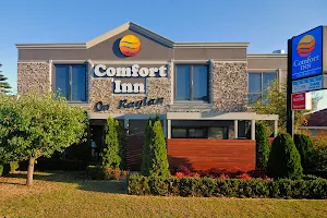 Comfort Inn On Raglan image