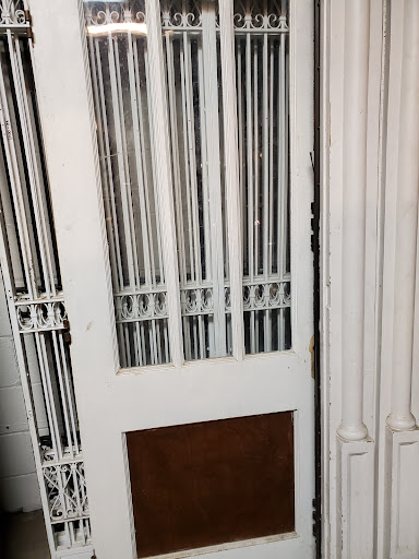 Door Supplier «Bauer Brothers Salvage», reviews and photos, 2432 N 2nd St, Minneapolis, MN 55411, USA