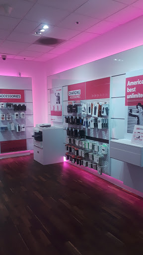 Cell Phone Store «T-Mobile», reviews and photos, 1327 N University Dr, Coral Springs, FL 33071, USA