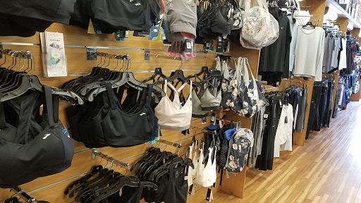 Running Store «Road Runner Running Store», reviews and photos, 3002 W Cary St, Richmond, VA 23221, USA