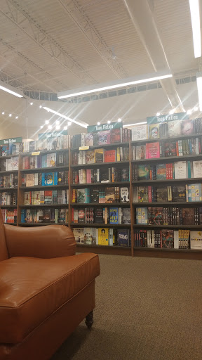 Book Store «Barnes & Noble Booksellers El Paso/Fountains at Farah», reviews and photos, 8889 Gateway Blvd W #120, El Paso, TX 79925, USA
