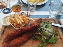 Fish and chips du Restaurant de fruits de mer Restaurant La Maison Bleue à Courseulles-sur-Mer - n°5