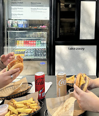 Atmosphère du Restaurant de hamburgers Snatch. à Malakoff - n°1