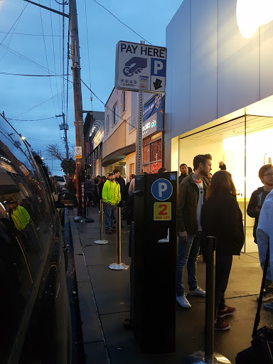 Computer Store «Apple Shadyside», reviews and photos, 5508 Walnut St, Pittsburgh, PA 15232, USA