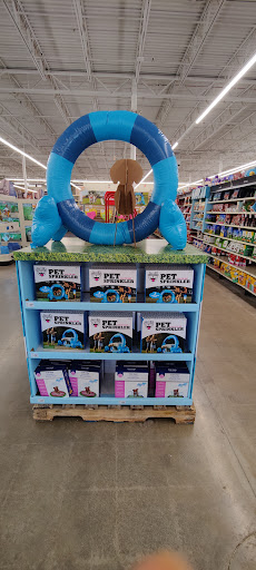Pet Supply Store «PetSmart», reviews and photos, 250 Grossman Dr, Braintree, MA 02184, USA