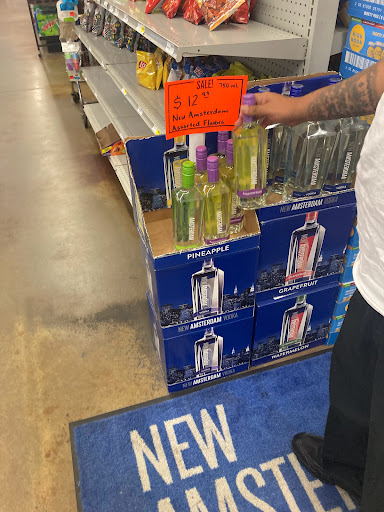 Liquor Store «Davis Liquor Outlet», reviews and photos, 1406 N Waco Ave, Wichita, KS 67203, USA