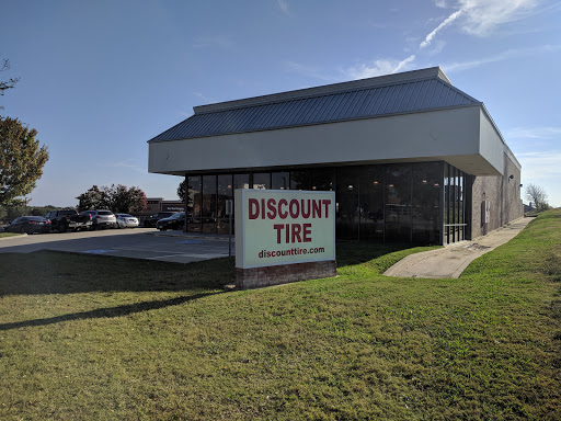 Tire Shop «Discount Tire Store», reviews and photos, 8550 N MacArthur Blvd, Irving, TX 75063, USA