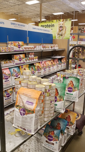 Pet Supply Store «PetSmart», reviews and photos, 2100 88th St, North Bergen, NJ 07047, USA