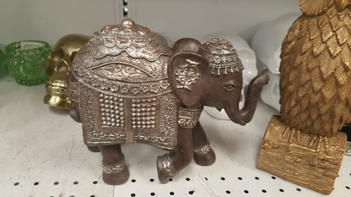 Clothing Store «Ross Dress for Less», reviews and photos, 6507 Fallbrook Ave, West Hills, CA 91307, USA