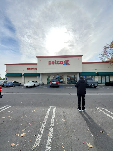 Pet Supply Store «Petco Animal Supplies», reviews and photos, 8800 Tampa Ave, Northridge, CA 91324, USA