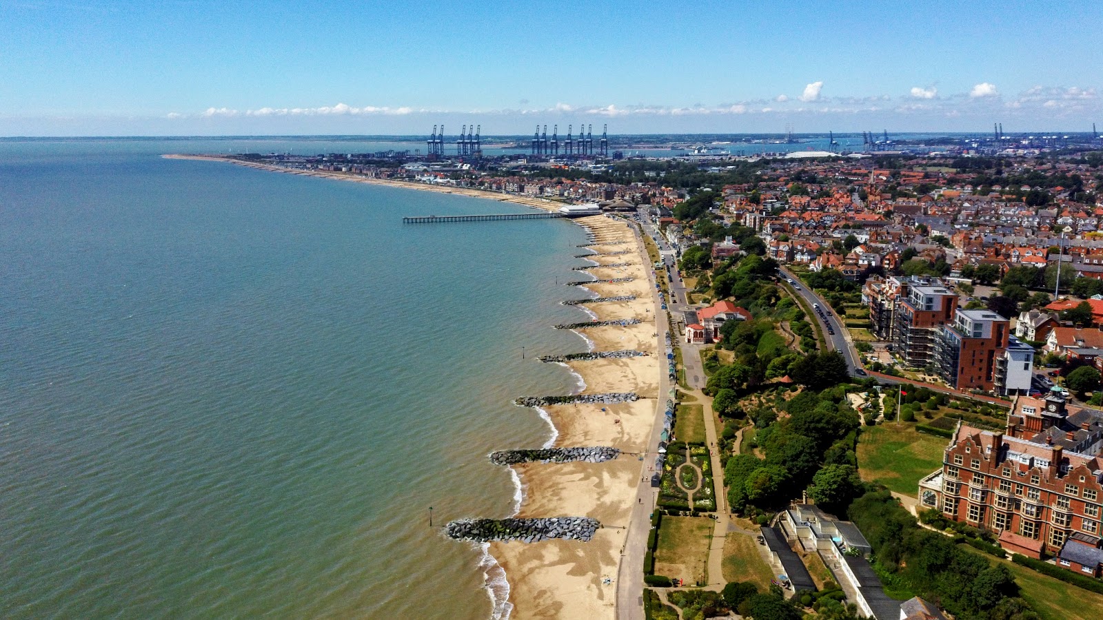 Fotografija Felixstowe plaža z dolga ravna obala