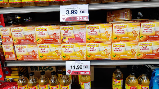 Grocery Store «Hy-Vee», reviews and photos, 1500 Central Park Commons Dr, Eagan, MN 55121, USA