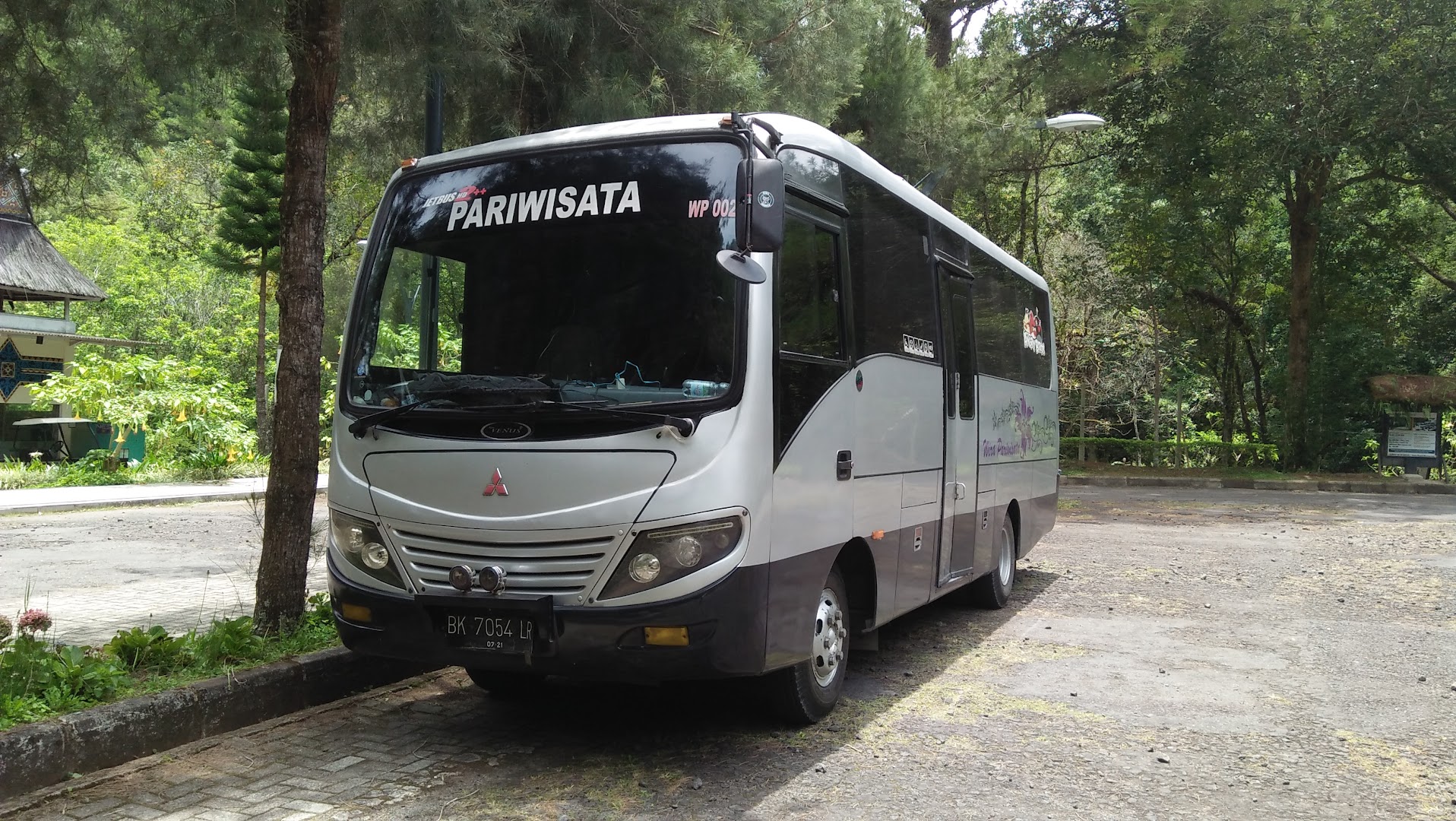 Wira Pariwisata Rental Mobil & Bus Photo