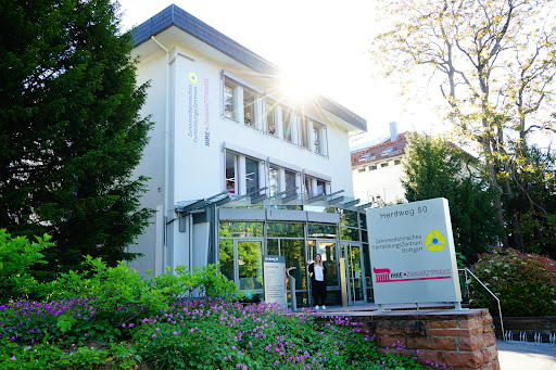 Zahnarztpraxis Stuttgart im Zahnmedizinischen Fortbildungszentrum (ZFZ)