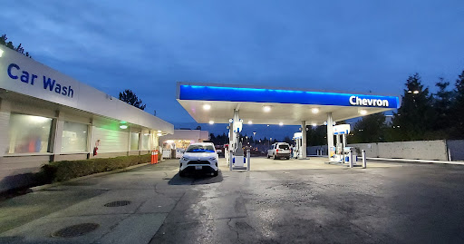 Bellevue Chevron Gas & Tiki Car Wash en Bellevue