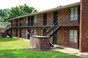 Holmes Pointe Apartments image