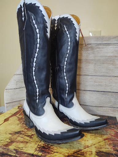 Used Clothing Store «Clothes Mentor», reviews and photos, 8601 W Cross Dr, Littleton, CO 80123, USA