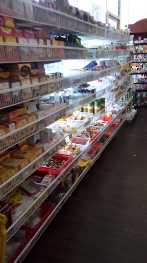 Indian Grocery Store «Trinethra Indian Supermarket», reviews and photos, 10255 S De Anza Blvd, Cupertino, CA 95014, USA