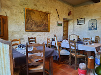 Atmosphère du Restaurant français Famille Moutier à Thénac - n°14