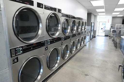 Laundromat «R C Coin Laundry», reviews and photos, 520 W Wilson St, Costa Mesa, CA 92627, USA