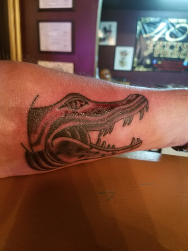 Tattoo Shop «The 407 Tattoo & Piercing Studio», reviews and photos, 13428 Occoquan Rd, Woodbridge, VA 22191, USA