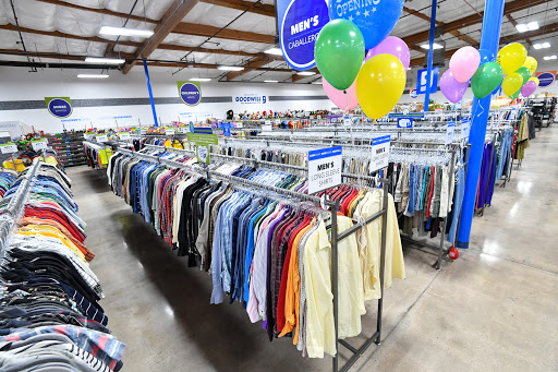 Thrift Store «Gilbert & Guadalupe Goodwill Retail Store & Donation Center», reviews and photos, 868 N Gilbert Rd, Gilbert, AZ 85234, USA