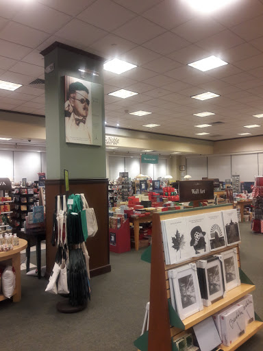 Book Store «Barnes & Noble Oxford Valley», reviews and photos, 210 Commerce Blvd, Fairless Hills, PA 19030, USA