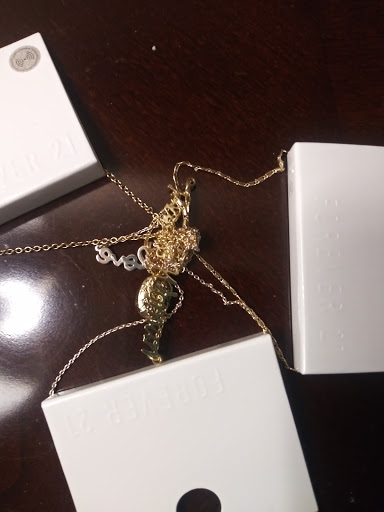 Clothing Store «F21 RED», reviews and photos, 121 Pavilion Pkwy A, Fayetteville, GA 30214, USA