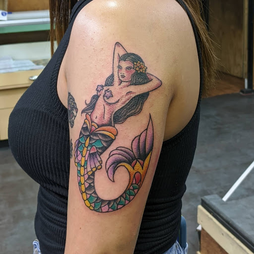 Tattoo Shop «Cloak and Dagger Tattoo», reviews and photos, 641 N Riverside Dr, Clarksville, TN 37040, USA