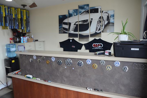 Auto Repair Shop «Maxwell Auto, LLC», reviews and photos, 3527 Dolphin Dr SE a, Iowa City, IA 52240, USA