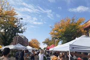 The Farmer's Market at Highlands Square