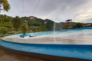 Hidden Valley Wave Pool And Mountain Resort image