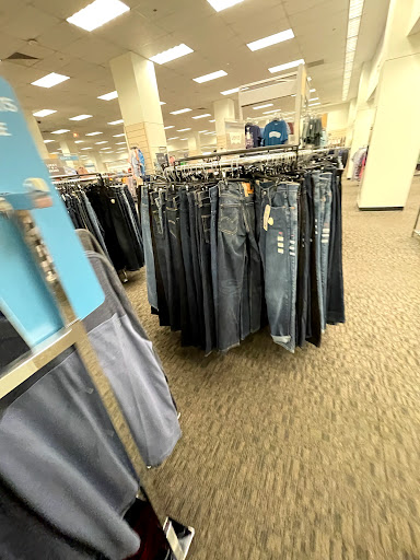 Department Store «Nordstrom Rack The Shops at State and Washington», reviews and photos, 24 N State St, Chicago, IL 60602, USA