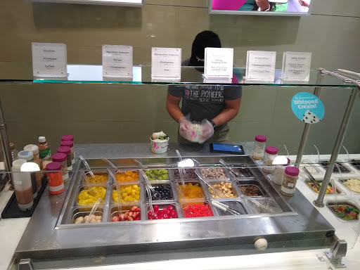 Frozen Yogurt Shop «Yogurtland Costa Mesa- Baker Street», reviews and photos, 1450 Baker St, Costa Mesa, CA 92626, USA