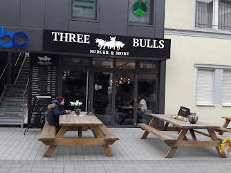 Three Bulls | Burger & More